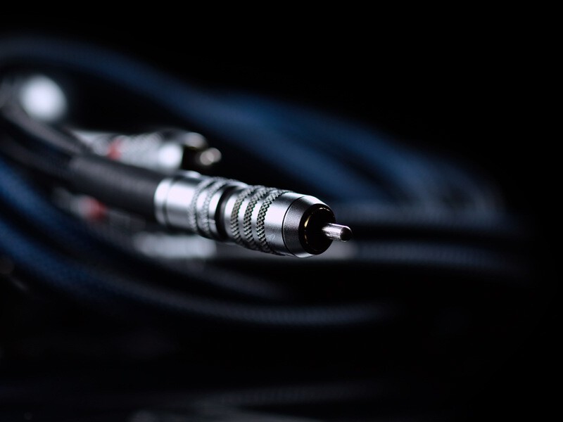 HifiKnights Siltech Interconnect med RCA-kontakt på nært hold